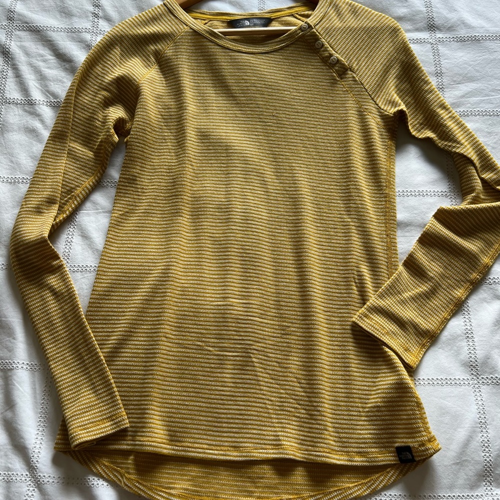 The northface long sleeve